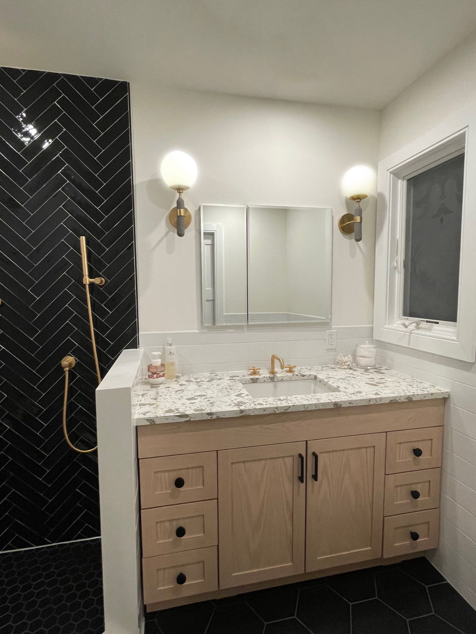 Mid-Century modern bathroom