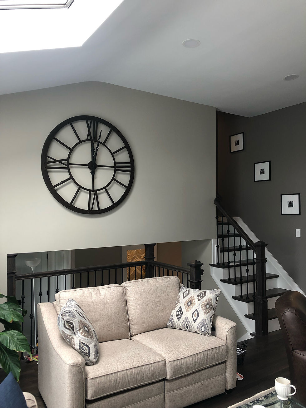 Transitional living room